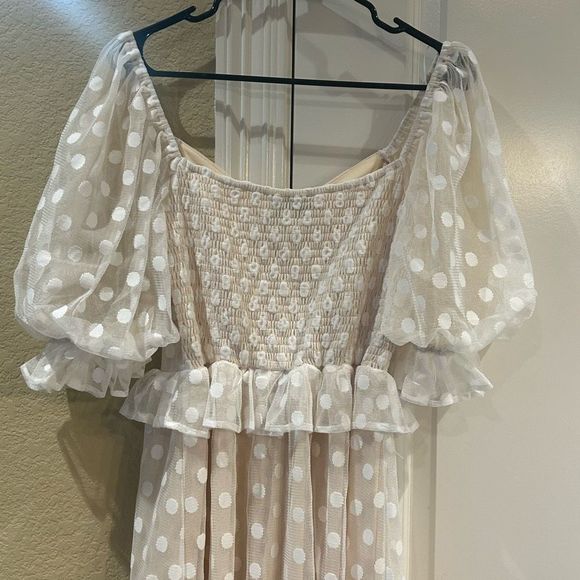 Vici women’s puff sleeve polka dot white & tan dress in medium - Picture 5 of 11